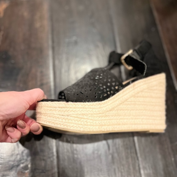 Platform wedge espadrilles in Black and Tan - Picture 3 of 4